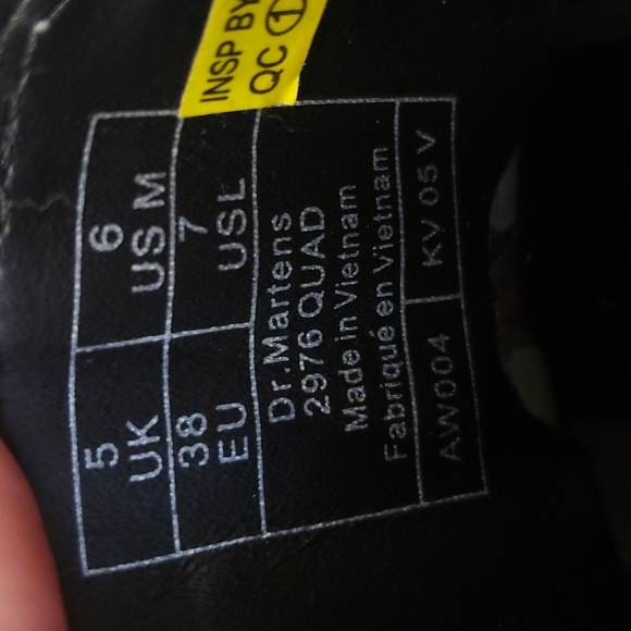 Like new 2976 quad white leather chelsea Dr Martens platform boots 7 U.S. - Picture 9 of 11